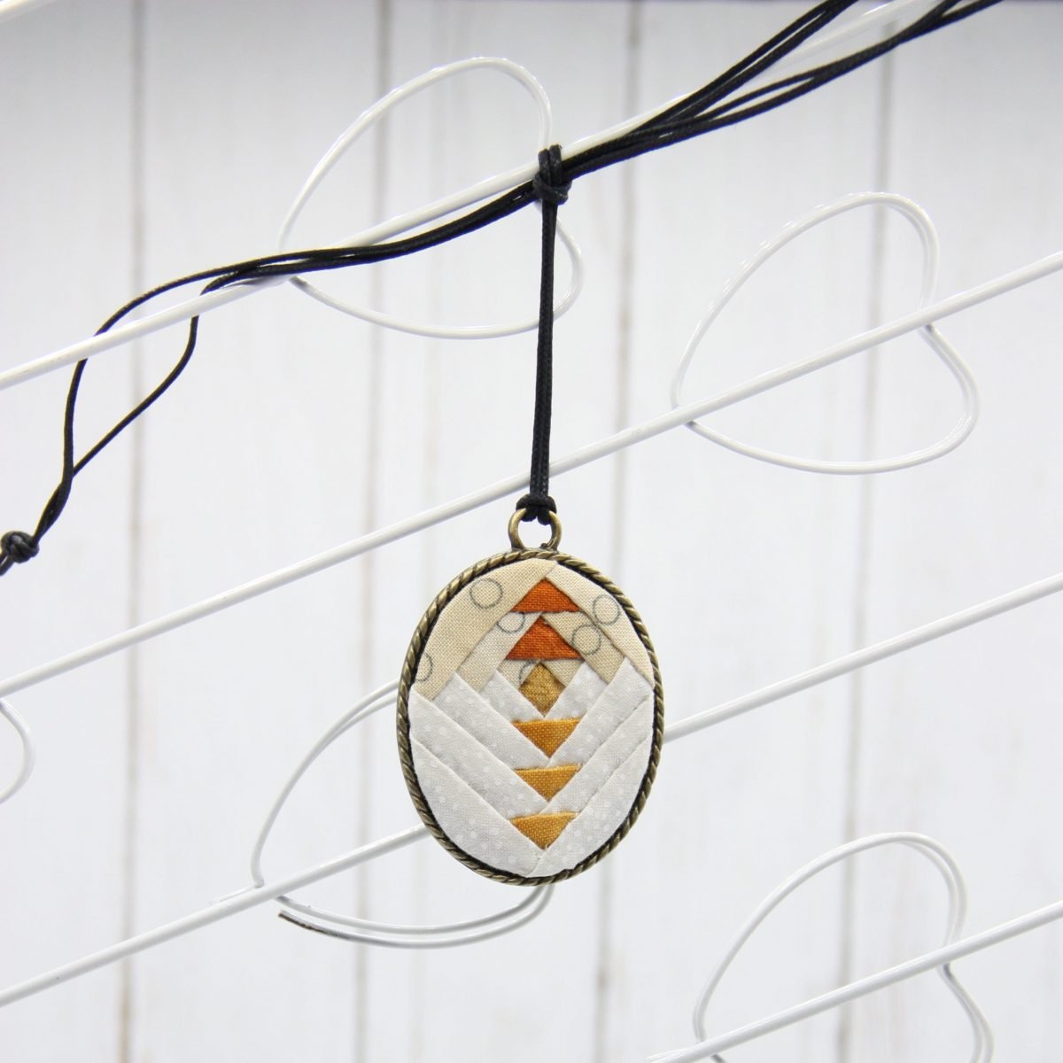 Camafeo Oval Beige-Blanco - Imagen 2