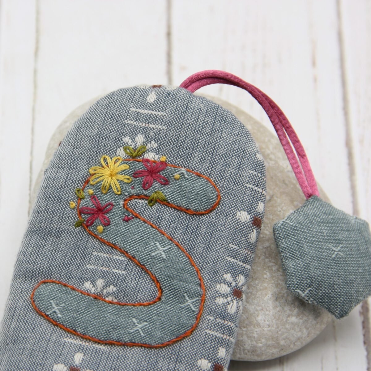 Llavero con inicial «Petits Plaisirs Brise» - Imagen 3